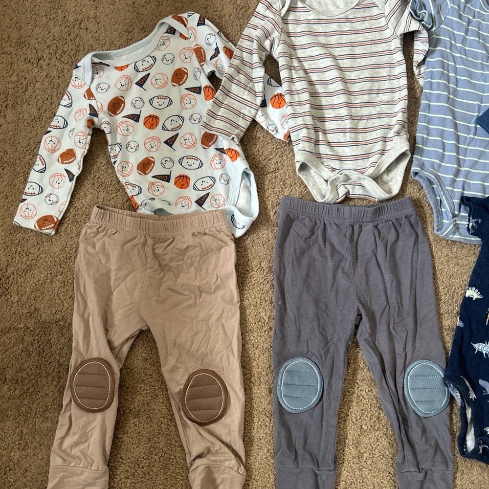 Bundle of Carters 12-18 months baby boys clothing lot easter bunny - Picture 2 of 8